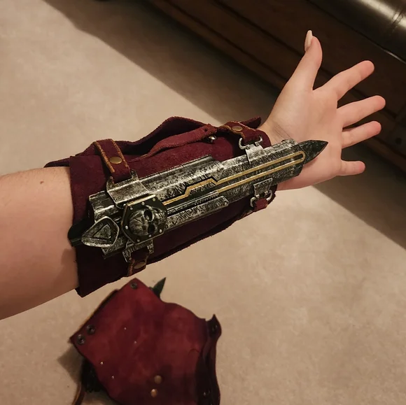 Assassin's Creed Leather Bracers With Toy Prop Hidden Blade Attachments